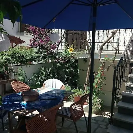 Louloudi With Flowery Court Yard * העיירה סקיאתוס